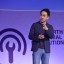 写真① LINE 代表取締役社長 CEOの出澤 剛(いでさわ・たけし)氏。おだやか、かつ、丁寧な日本語で、MWCに詰めかけた世界中の聴衆に語りかけた。