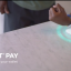 フィットビット・ペイのイメージ(出典:米・Fitbit社のWebページより)