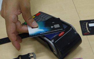 2019年、生体認証機能付きICカードがいよいよブレイクか? 〜ジェムアルトの金融事業戦略に見るプラスチックカードの将来