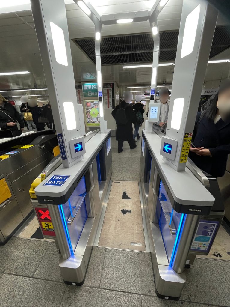 春休み特別企画 〜 いよいよ一般モニター実験が始まったOsaka Metroの顔認証改札を体験しにいく。 | 電子決済マガジン