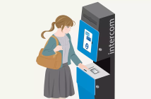 お客が端末下段にあるＩＣカードリーダー部分にカード等を置いて、駅社員が駅事務室内から遠隔で機器を操作し、精算等を実施する場合の利用イメージ（出典：東京地下鉄、KDDI、サイエンスアーツの報道発表資料より）